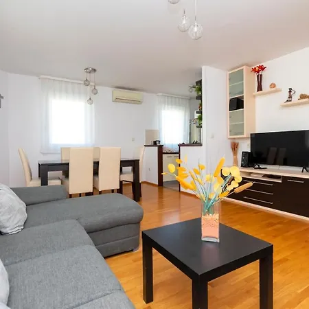 Apartment Pepalo,Omis Free Parking Exteriér fotografie
